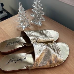 Free People NEW Gold Holiday Sandals Retails $78 Size 9